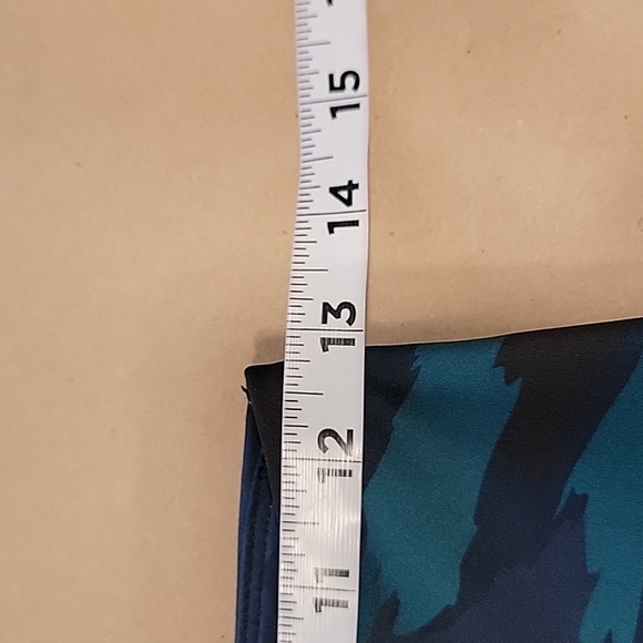 Soul by SoulCycle Size M Blue, Green and Black Camo Leggings, Exc. Used Cond. - Picture 7 of 11